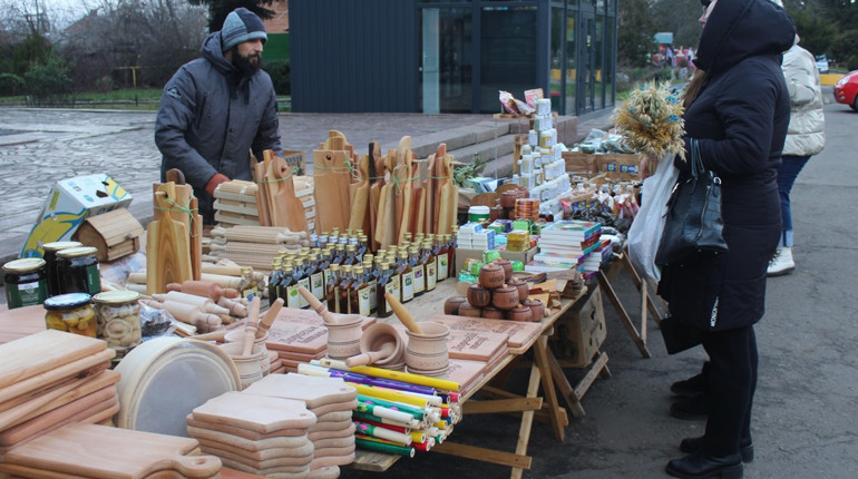 Що цікавого продавали на Різдвяному ярмарку в Долинській