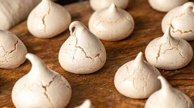 Домашнє безе на два яйця: простий перевірений рецепт