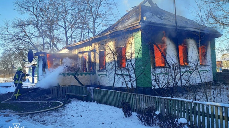 Трагічна пожежа у Мехедівці: у новорічну ніч загинула жінка