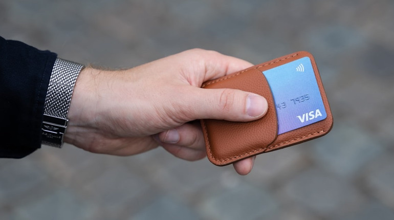 Шахраї ошукали жительку Кременеччини на 90 тисяч гривень