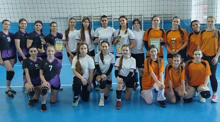 У Гадячі відбулися відкриті змагання з волейболу серед дівчат