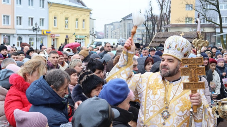 Де освятити воду в Дрогобичі: графік служб у храмах міста