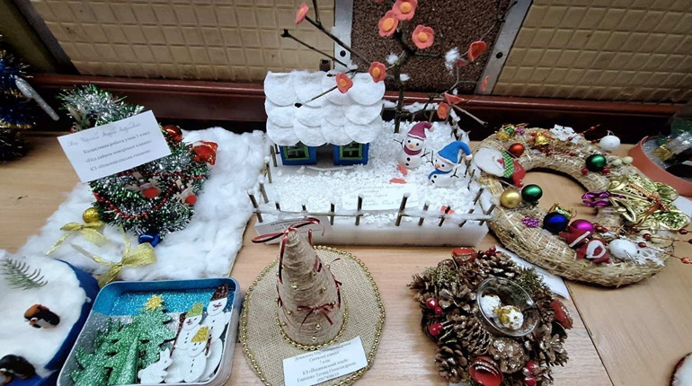 Талант, фантазія і праця серця: як діти Захарівщини створили чарівну «Ялинку»