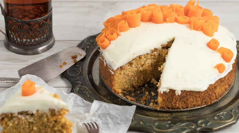 Морквяний пиріг: покроковий рецепт соковитого десерту до чаю