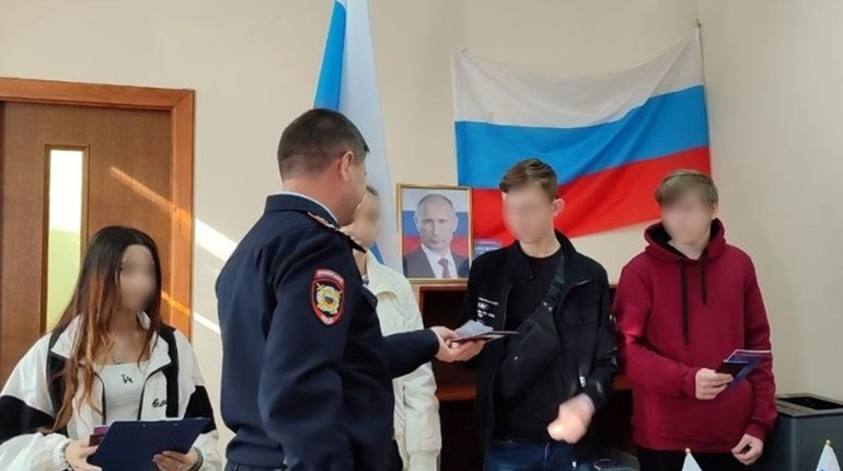 Без присяги — без паспорта: у Росії змінюють правила набуття громадянства для підлітків