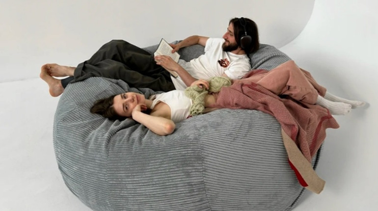 Чи підходить безкаркасний пуф для людей із болями в спині