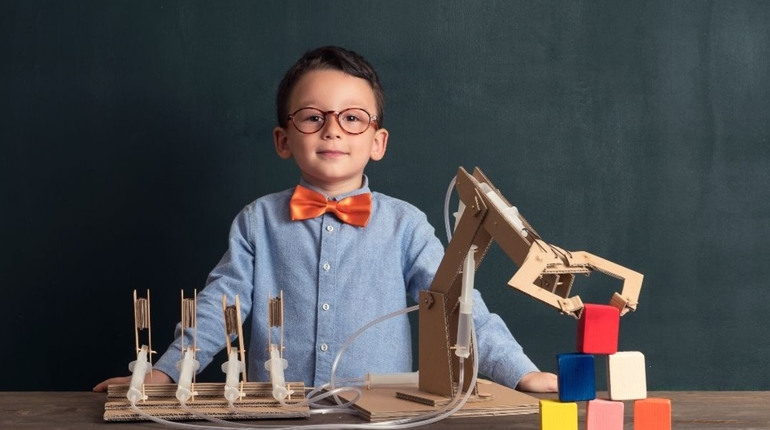 17 січня: День дитячих винаходів, Всесвітній день піци та інші свята, дати, події, народні прикмети