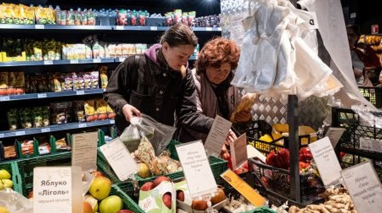 Новий виток інфляції: як зростуть ціни на їжу, бензин і комуналку в Україні