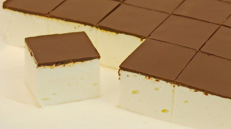 Пташине молоко зі смаком дитинства: швидкий ванільний десерт без випікання