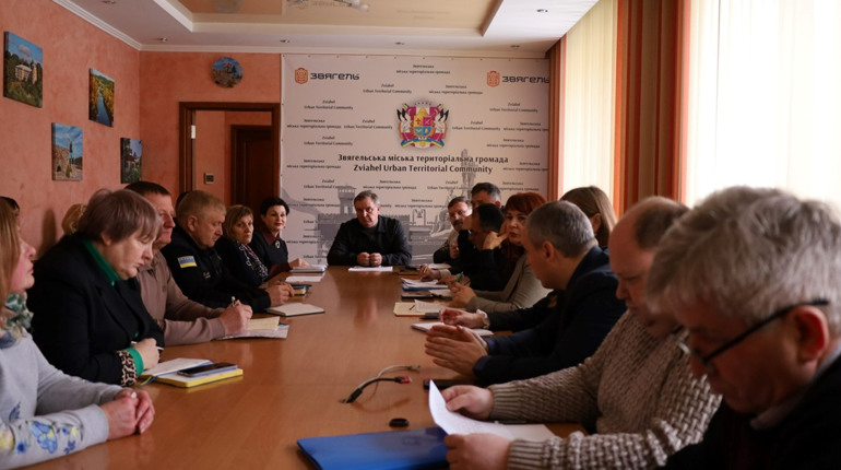 У Звягелі відновлюють очне навчання: як працюватимуть школи та Пункти незламності