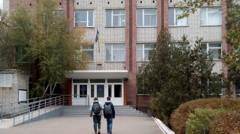 Освітянці з Нової Каховки повідомили підозру: очолила школу в окупації