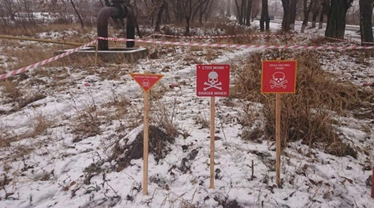 Росіяни дистанційно мінують території Сумщини: жителів закликають бути обережними