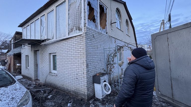 Внаслідок удару по Сумах постраждав переселенець із селища Шалигине