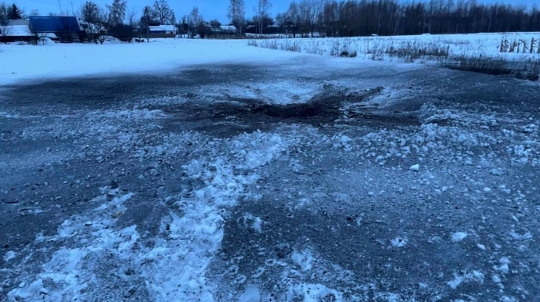 Під ударами шахедів: понівечені будівлі, всіяні уламками подвір'я, загибла худоба