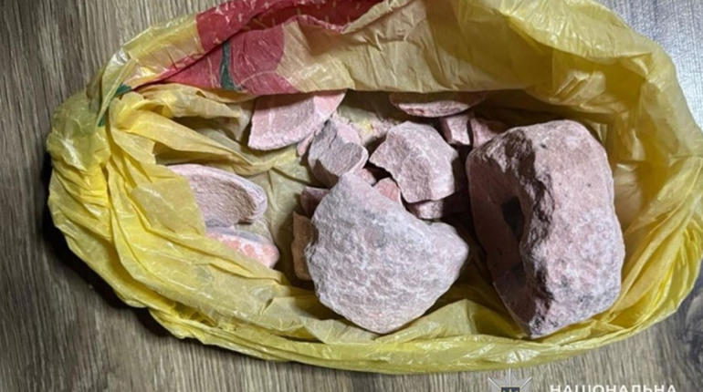 На Кременеччині чоловік зберігав тротил