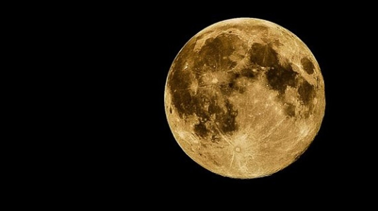 Місячний календар на лютий 2026: повня, молодик і несприятливі дні