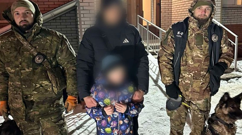 На Київщині кінологи зі службовими собаками розшукали зниклу дитину