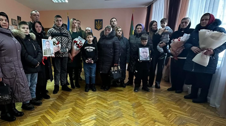 У Кременці вручили нагороди родинам Героїв