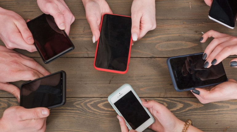 6 лютого: День без мобільного телефону та інші дати, події, свята, народні прикмети