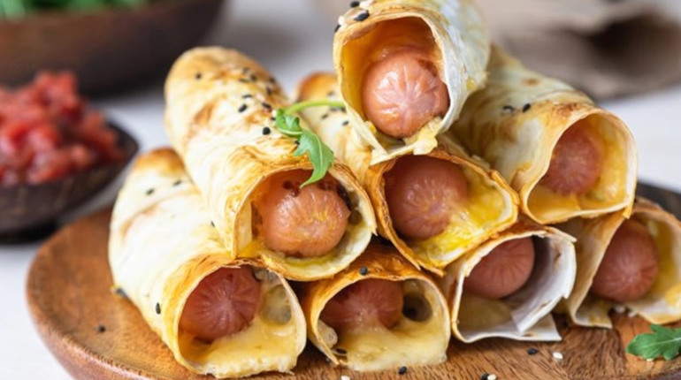 Сосиски в лаваші з сиром: швидкий рецепт сніданку або перекусу