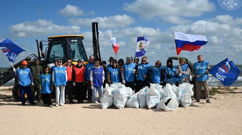 На окупованій Херсонщині створюють “раду волонтерів” під контролем адміністрації Сальдо