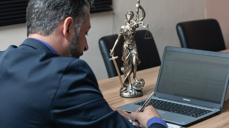 Стягнення аліментів за минулий час та погашення заборгованості: роз’яснення Мін’юсту