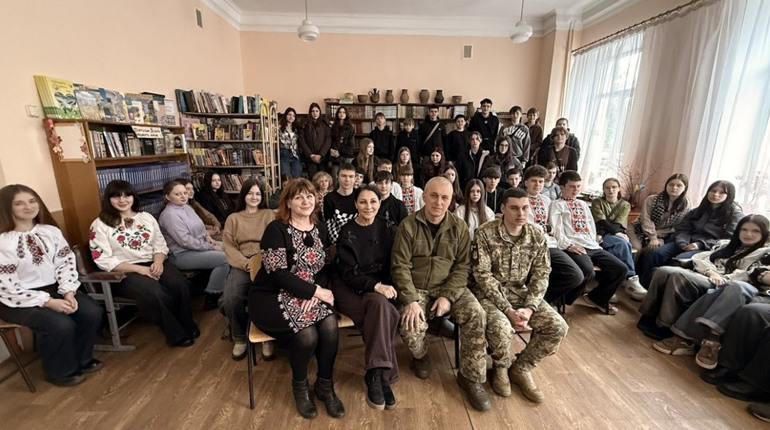 Герої серед нас: як пройшла презентація книги Наталії Клименко у Первомайській гімназії №9