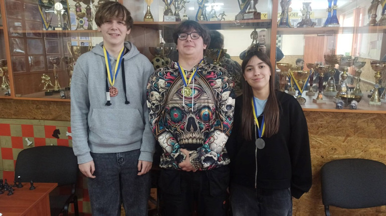 Юні стратеги Старокостянтинова вибороли першість у міському шаховому турнірі