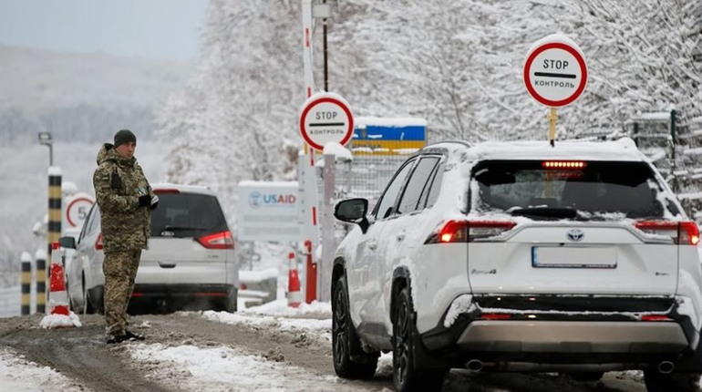 Кордон з Молдовою частково закривають для вантажівок і автобусів через складні погодні умови