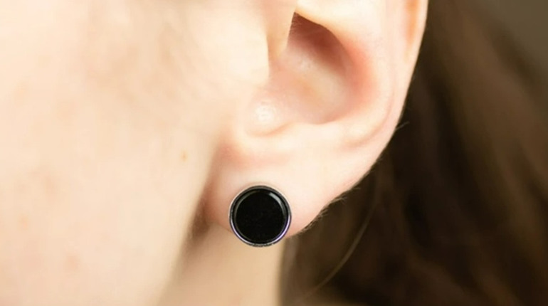 Сережки як головний інструмент жіночої чарівності: Традиції та сучасність