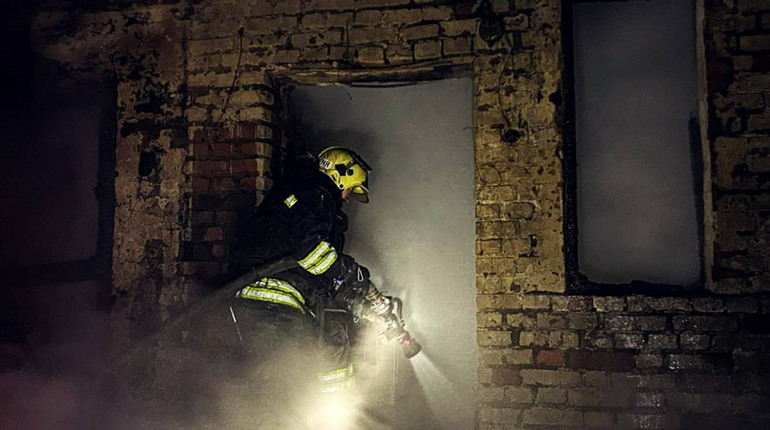 У Глухові на пожежі в житловому будинку загинула літня жінка