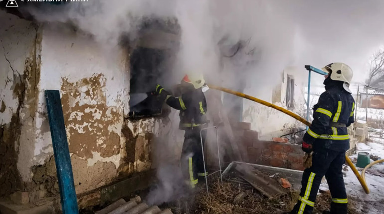 У Полонному під час пожежі постраждав чоловік