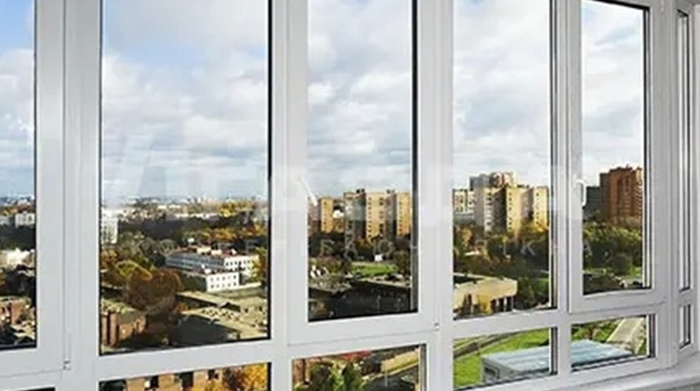 Як обрати тип скління балконів для своєї квартири