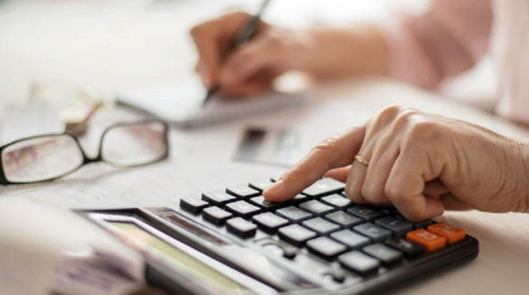 Українські пенсіонери зі значним стажем отримають додаткові надбавки у 2026 році