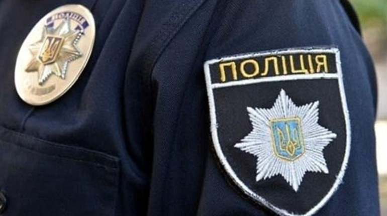 Біля Переяслава на слизькі дорозі водій з'їхав у кювет: хроніка поліції
