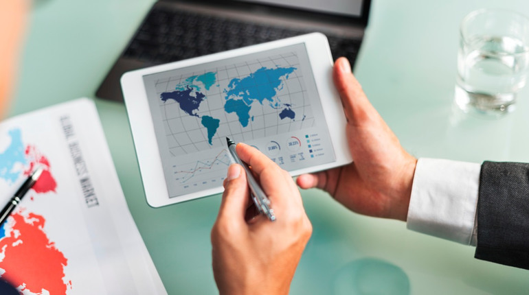 Які послуги переважали в експорті та імпорті Миколаївщини у 2025 році