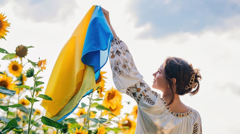 25 лютого: День української жінки, інші дати, свята, події, та народні прикмети