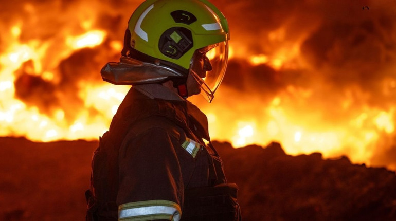 Пожежа в Усатовому: загорівся вантажний автомобіль, водій у лікарні