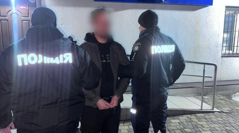 Конфлікт у магазині переріс у стрілянину: на Фастівщині затримали 35-річного чоловіка