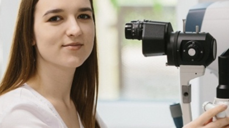 Окуліст: перевірка зору та діагностика захворювань очей