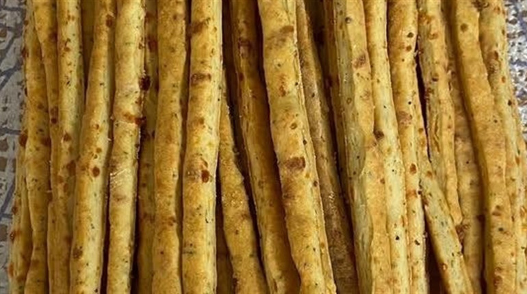 Готуємо сьогодні: солоні сирні палички