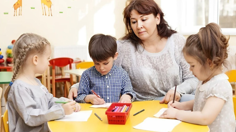 В Україні запровадили нові вимоги до кандидатів на роботу в школах та дитсадках