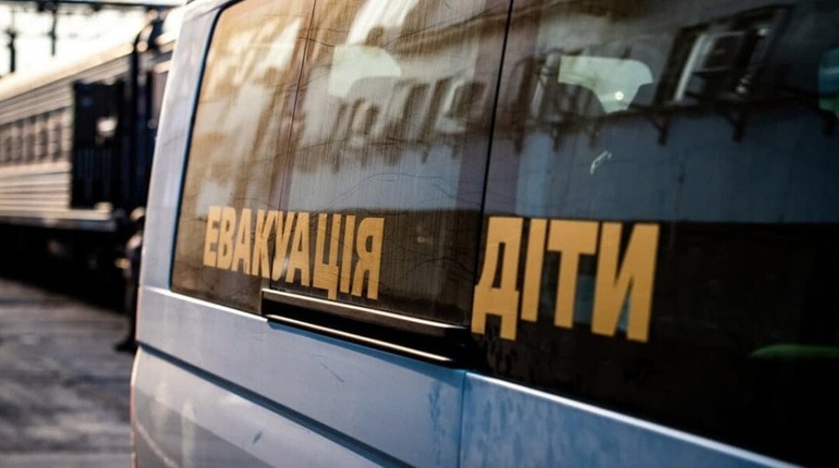 На Херсонщині оголосили примусову евакуацію родин з дітьми ще з чотирьох населених пунктів