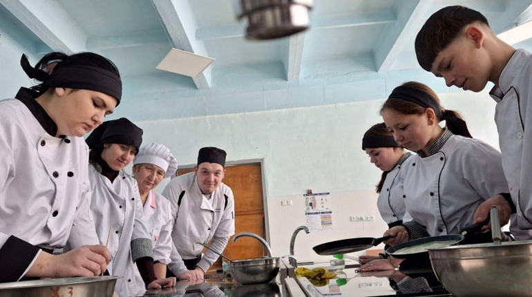 Які училища і коледжі Дрогобиччини навчають молодь з особливими освітніми потребами: перелік