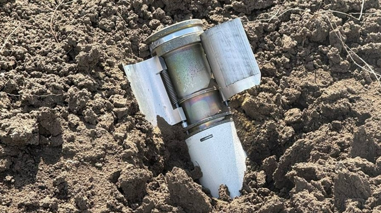 У Біляївці після нічної атаки на городі виявили небезпечний предмет: як діяти і куди звертатися