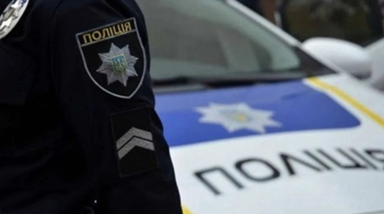 У Переяславі скаржилися на вантажівки, що руйнують дорогу: хроніка поліції