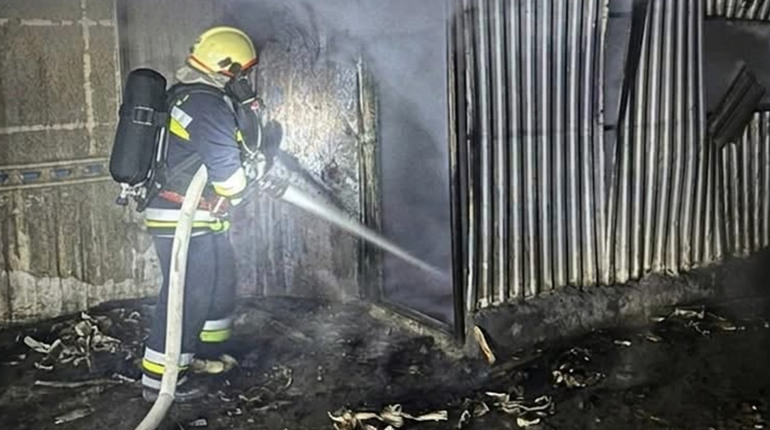 У Почаєві горіла господарська будівля