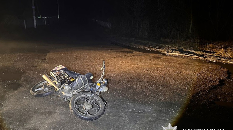 У Великобудищанській громаді під час ДТП травми отримав водій мопеда