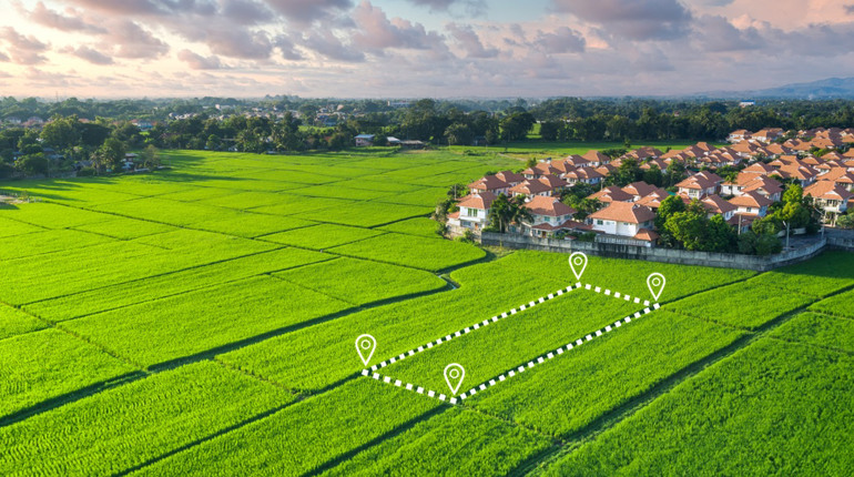 Податкова інформує: громадянам про звірку даних щодо плати за землю