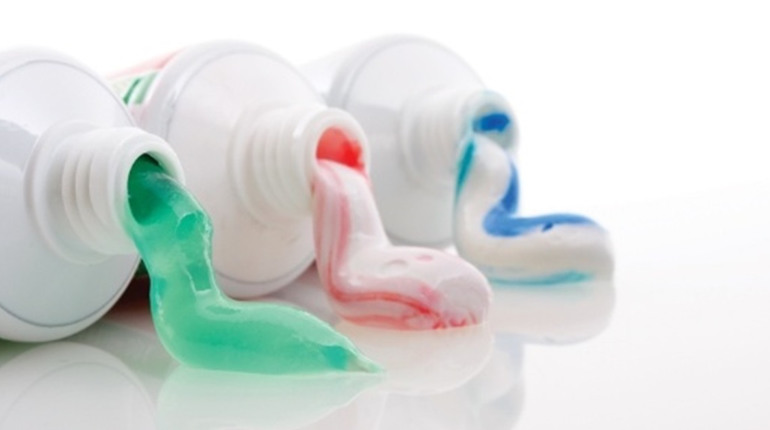 Чи може фтор у зубній пасті зашкодити здоров’ю? Розвінчуємо міфи